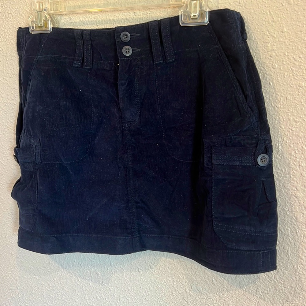 Old Navy, size 6 corduroy mini skirt, navy blue